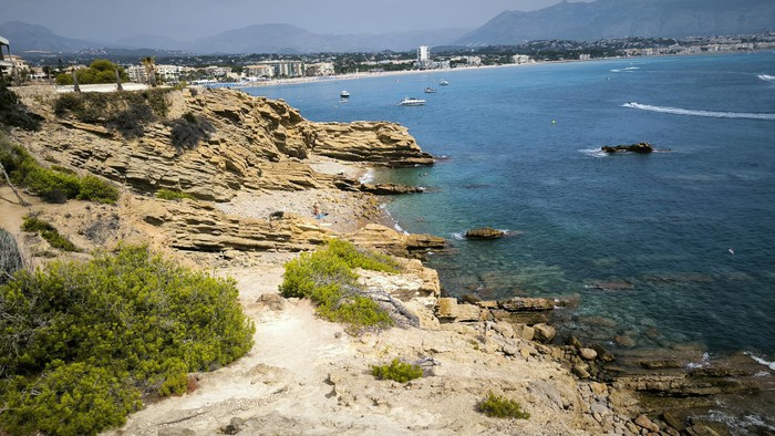 3 lugares imprescindibles para recorrer en barco en Altea